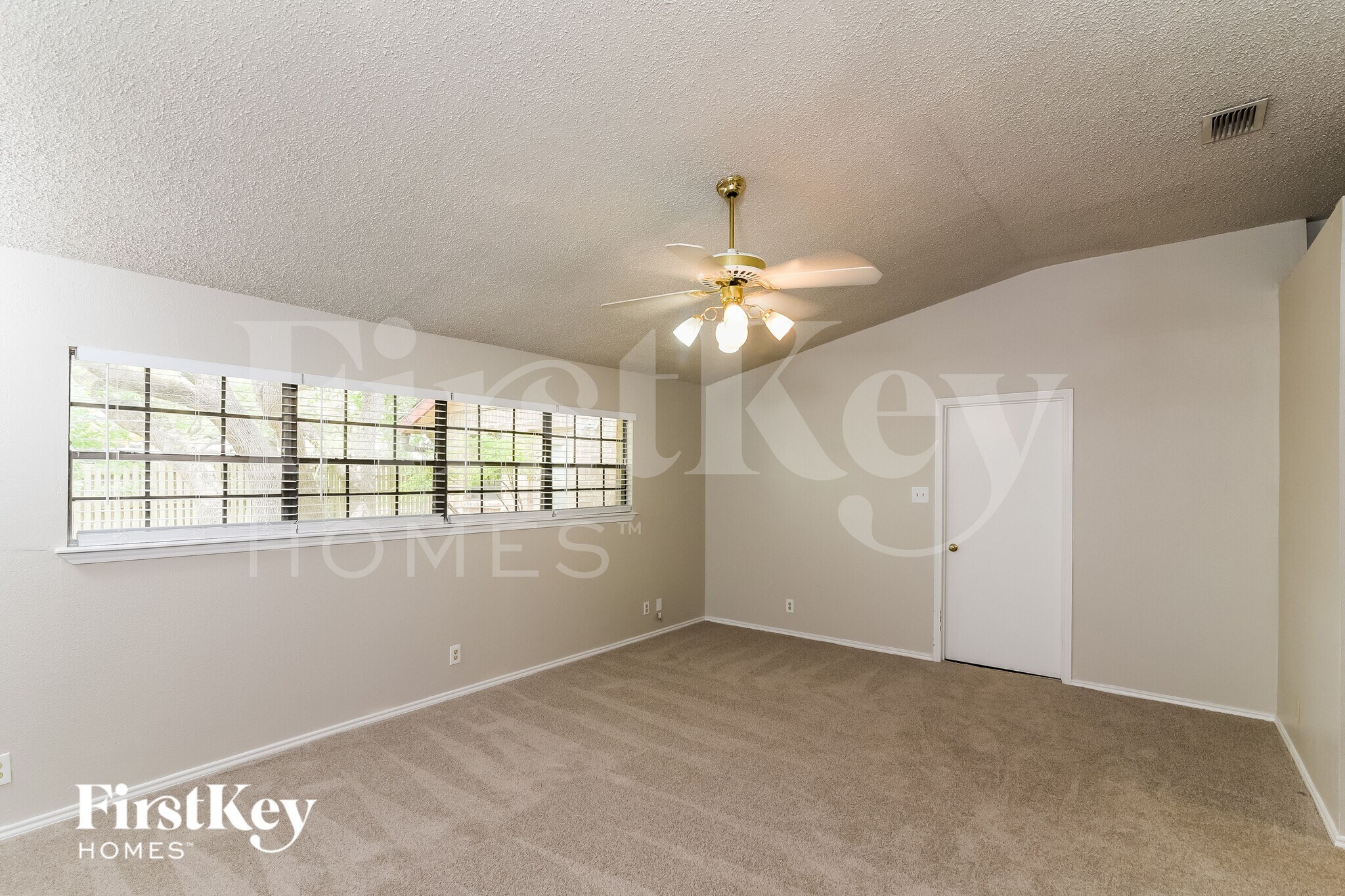 Building Photo - 303 Mountain Echo