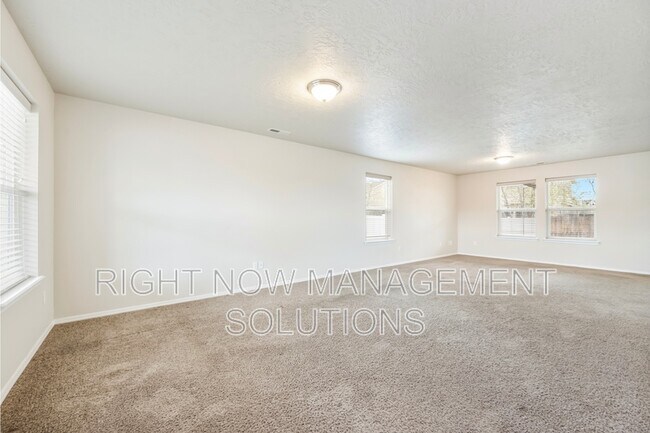 Building Photo - 1860 E Adelaide Dr