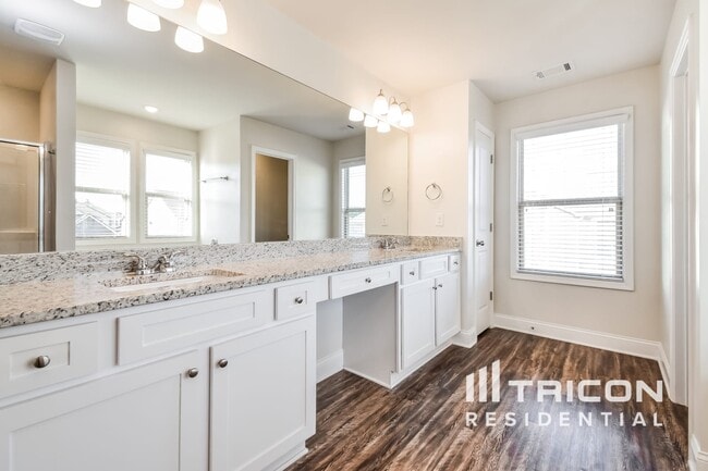Building Photo - 4094 Evelyn View Ct