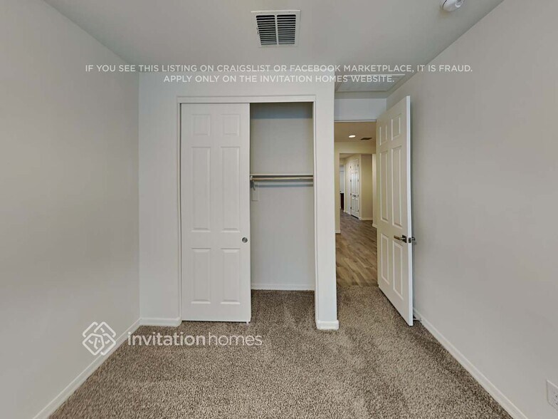 Building Photo - 2210 W Emrie Ave