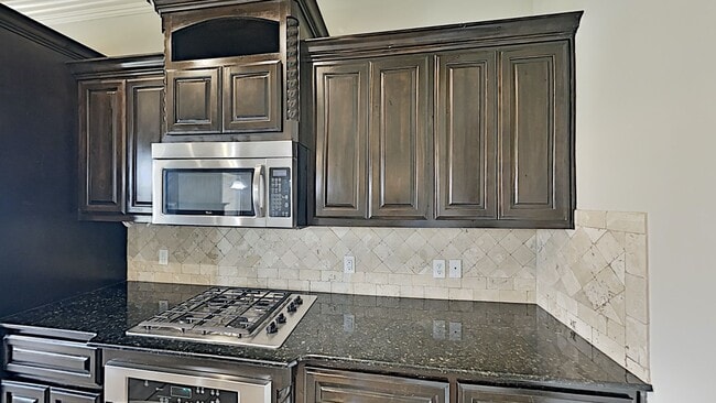 Building Photo - LUXURY 4 Bedroom 2.5 Bathroom Home in Lone Oak Lakes Deer Creek Schools- Gated Community