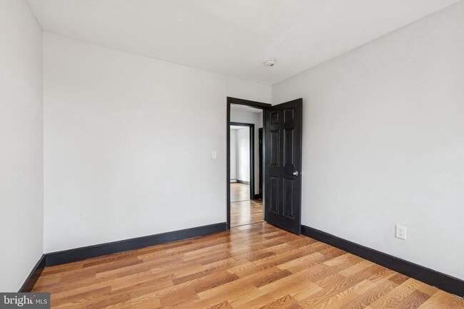 Building Photo - 5221 Linden Heights Ave