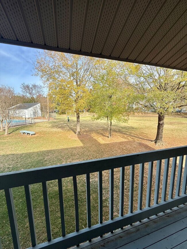 Building Photo - ONE MONTH RENT FREE Fully Renovated 2 Bed, 2 Bath Condo in South Charlotte