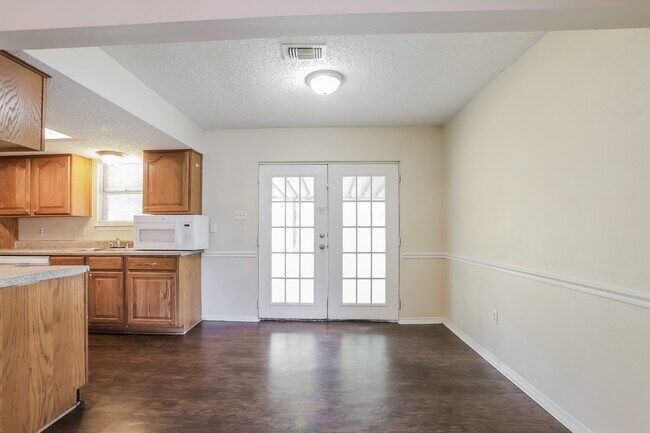 Building Photo - 20142 Misty Pines Dr