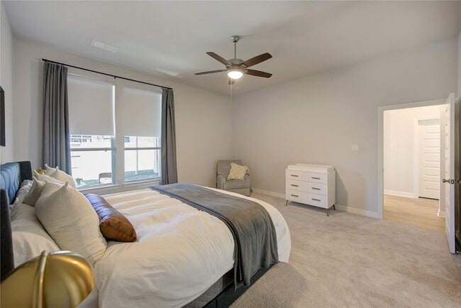 Building Photo - 4110 Sherman Oak Ln