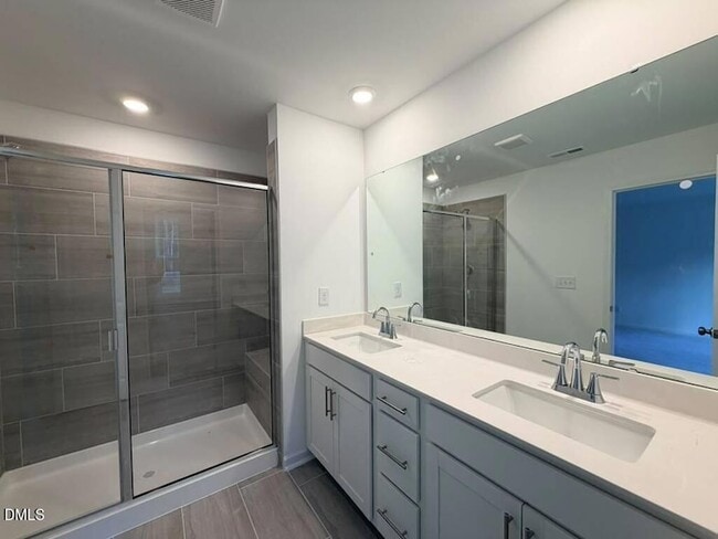 Building Photo - 228 Deercroft Dr