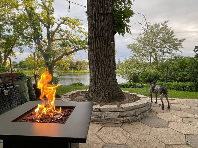 Building Photo - 1 Bed, 1 Bath Home on Silver Lake Available For Rent