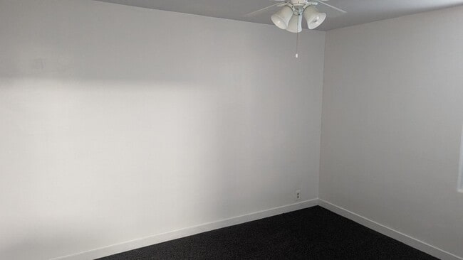Building Photo - 2220 E 4500 S