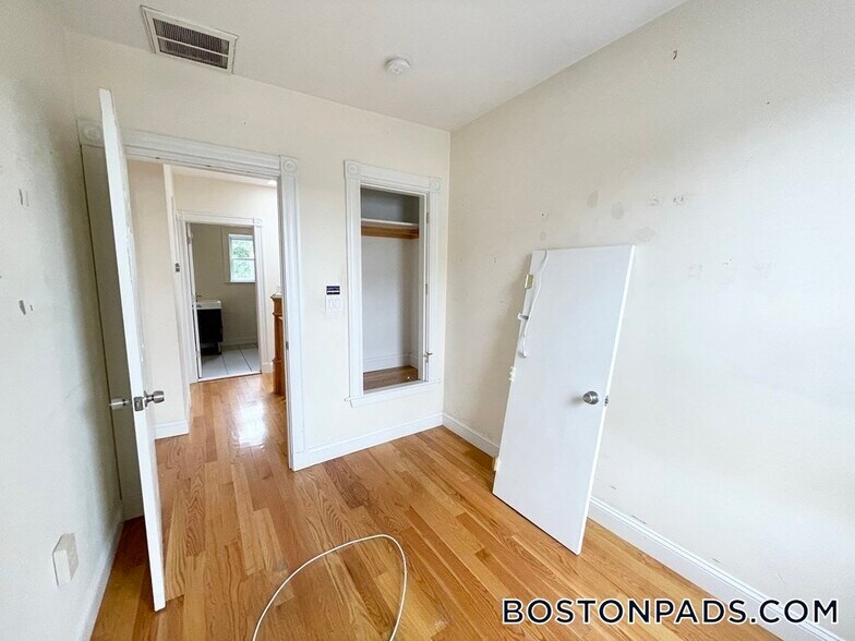Building Photo - 98 L St