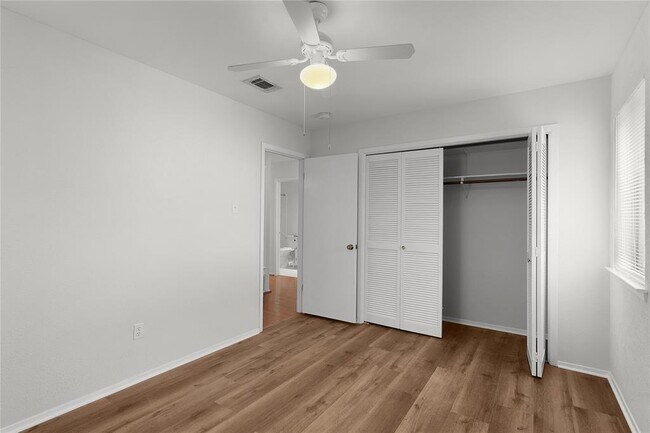 Building Photo - 8102 Red Willow Dr