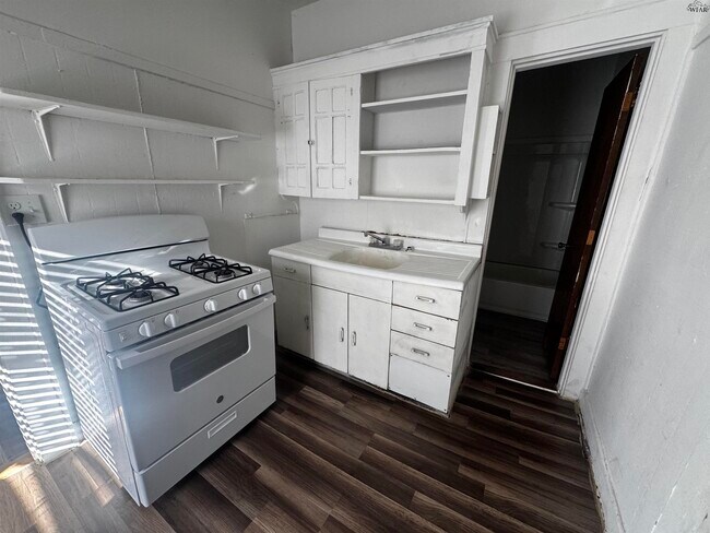 Building Photo - 3006 Ave K