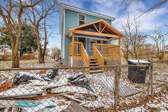 Building Photo - Charming 3-Bedroom Gem in Detroit