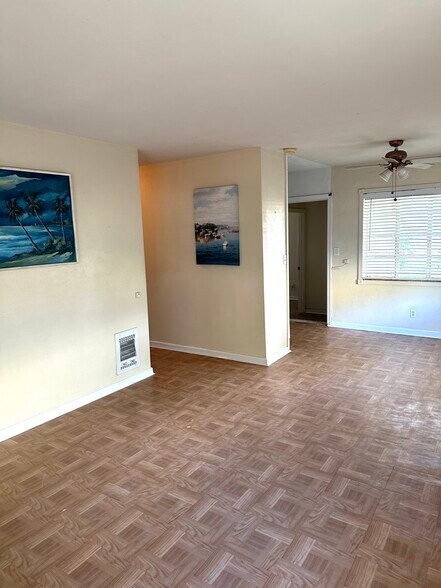 Building Photo - 2015 Palm Ter