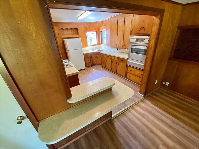 Building Photo - 1836 Rivercrest St