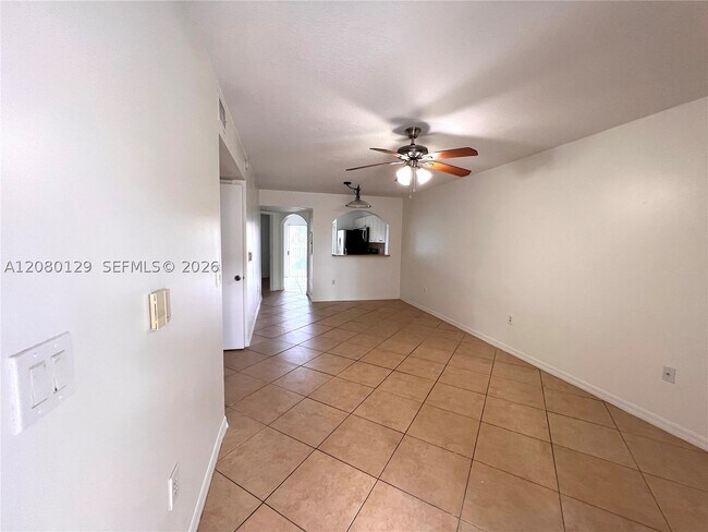 Building Photo - 2921 SE 12th Rd