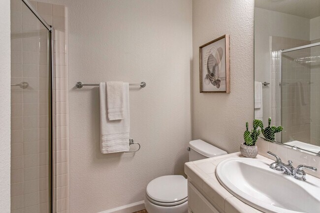 Building Photo - Available now, Townhouse in MV! $5,500