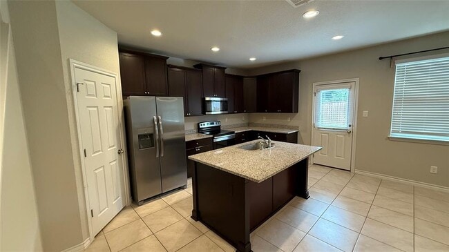 Building Photo - 548 Appalachian Trl