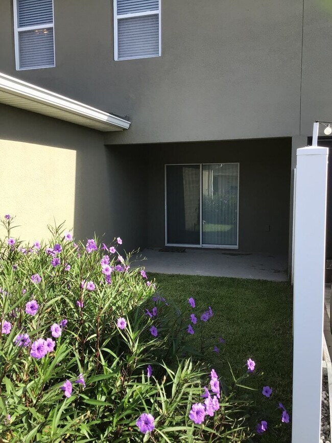 Building Photo - 4812 Riverwalk Dr