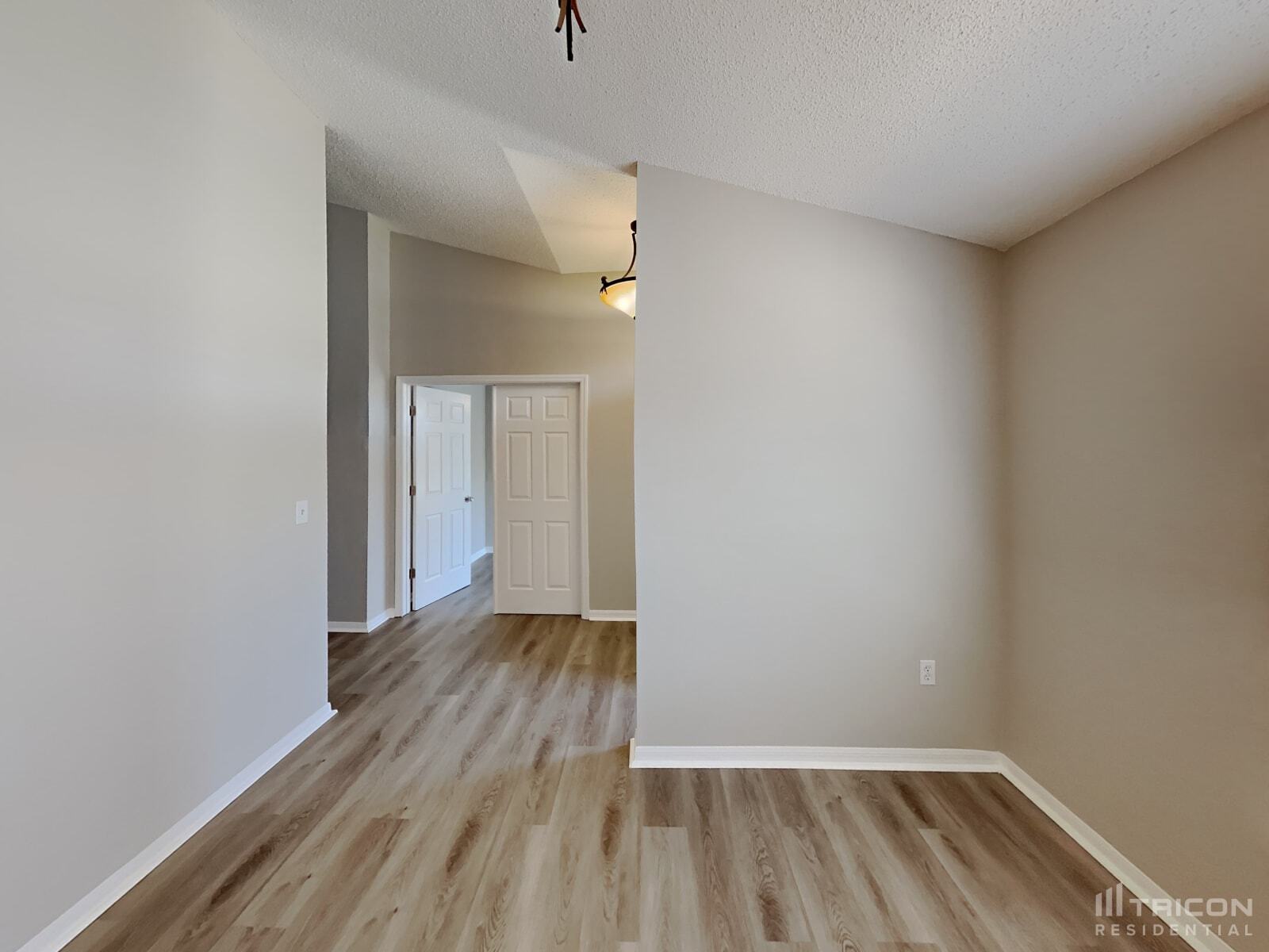 Building Photo - 820 Mountbatten Ln