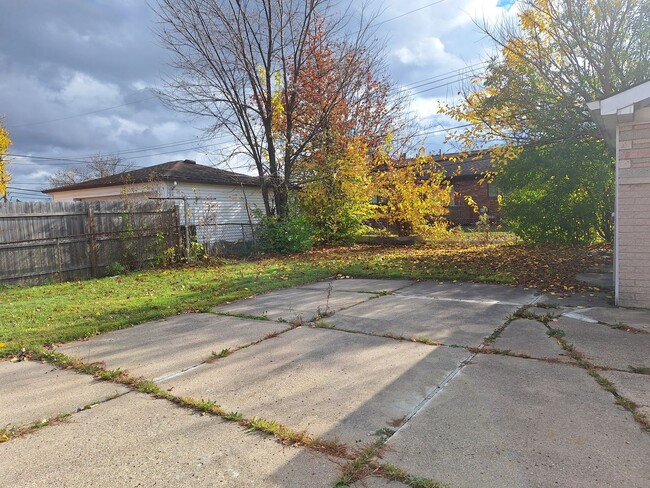 Building Photo - Newly renovated brick ranch