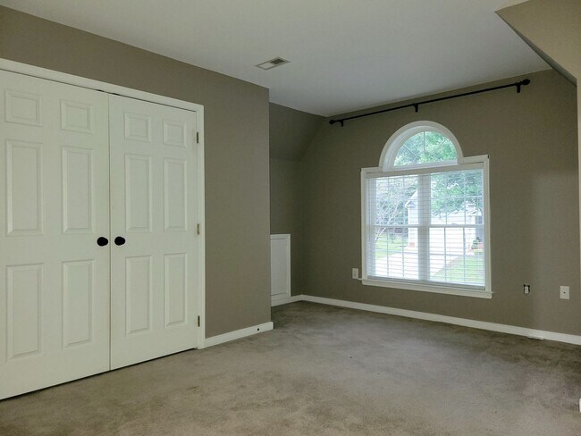 Building Photo - Large contemporary in Birkdale Subdivision...