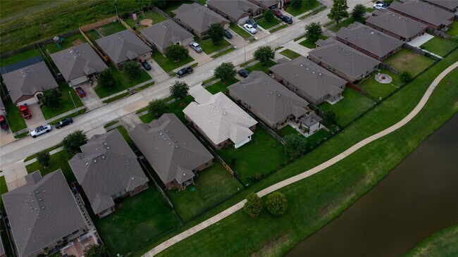 Building Photo - 2914 Canadian Goose Ln