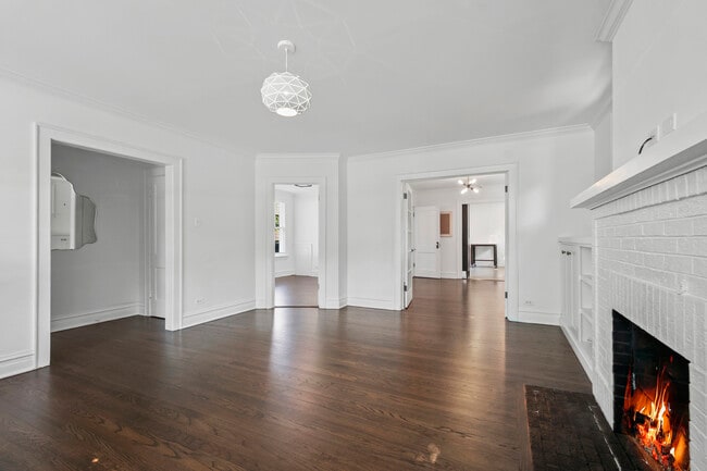 Building Photo - 2541 Ewing Ave
