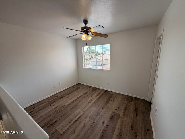 Building Photo - 12930 W Paradise Dr