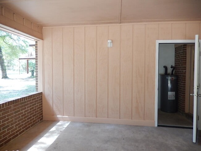 Building Photo - 171 Bear Creek Rd