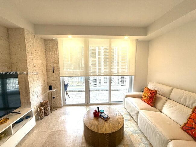 Building Photo - 801 Brickell Key Blvd