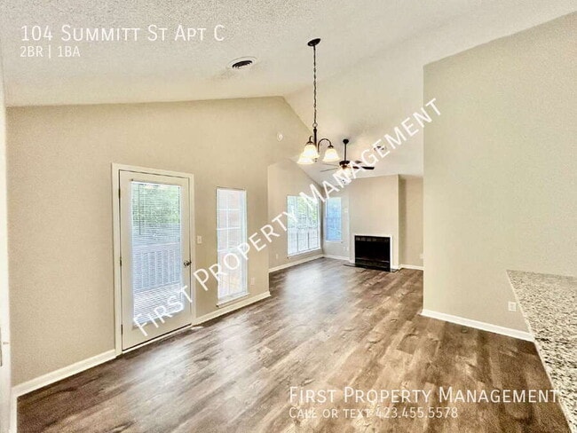 Primary Photo - 104 Summitt St