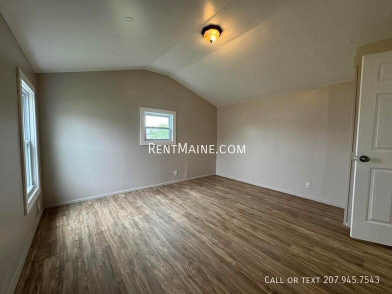 Building Photo - 108 D St