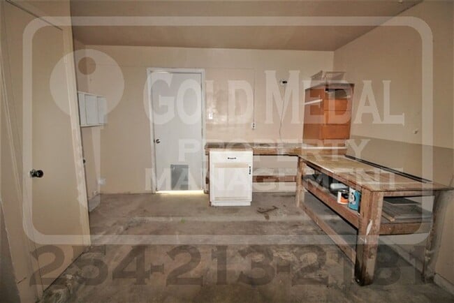 Building Photo - 804 Michelle Dr