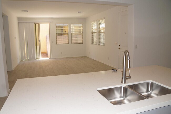 Building Photo - 3809 N 100th Dr