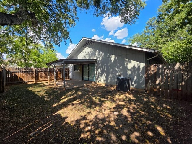 Building Photo - 917 Woodlief Trail