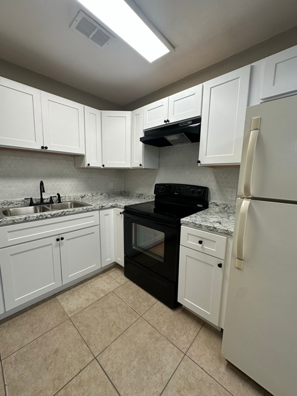 Building Photo - 4833 Serafica Dr