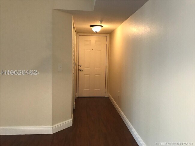 Building Photo - 2520 Centergate Dr