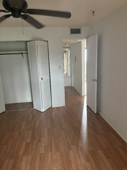 Building Photo - 202 47th Ave Dr W