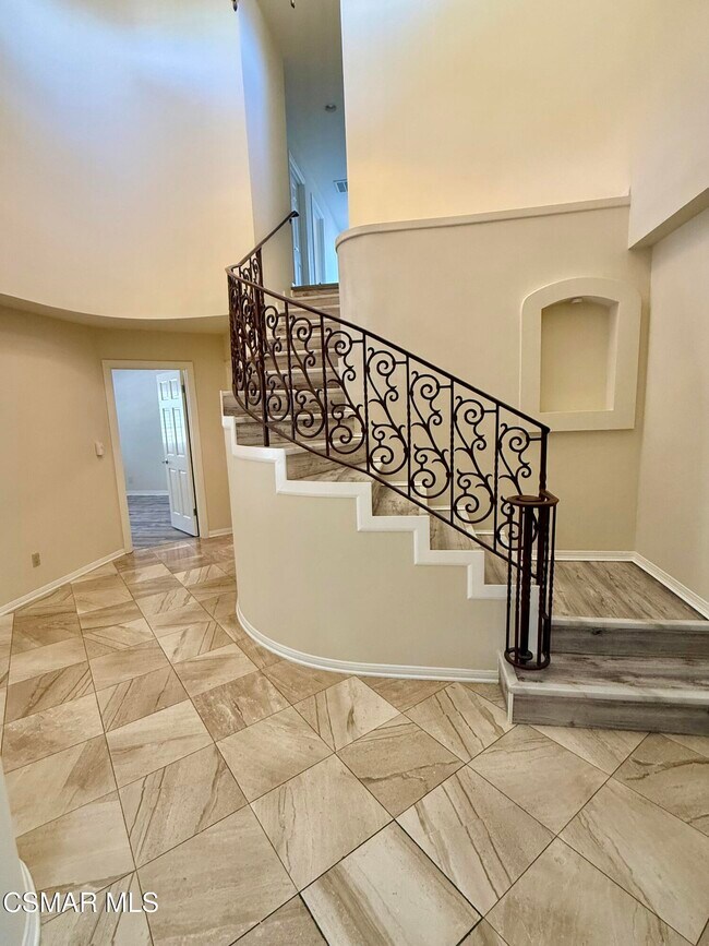 Building Photo - 1922 Golden Sky Cir