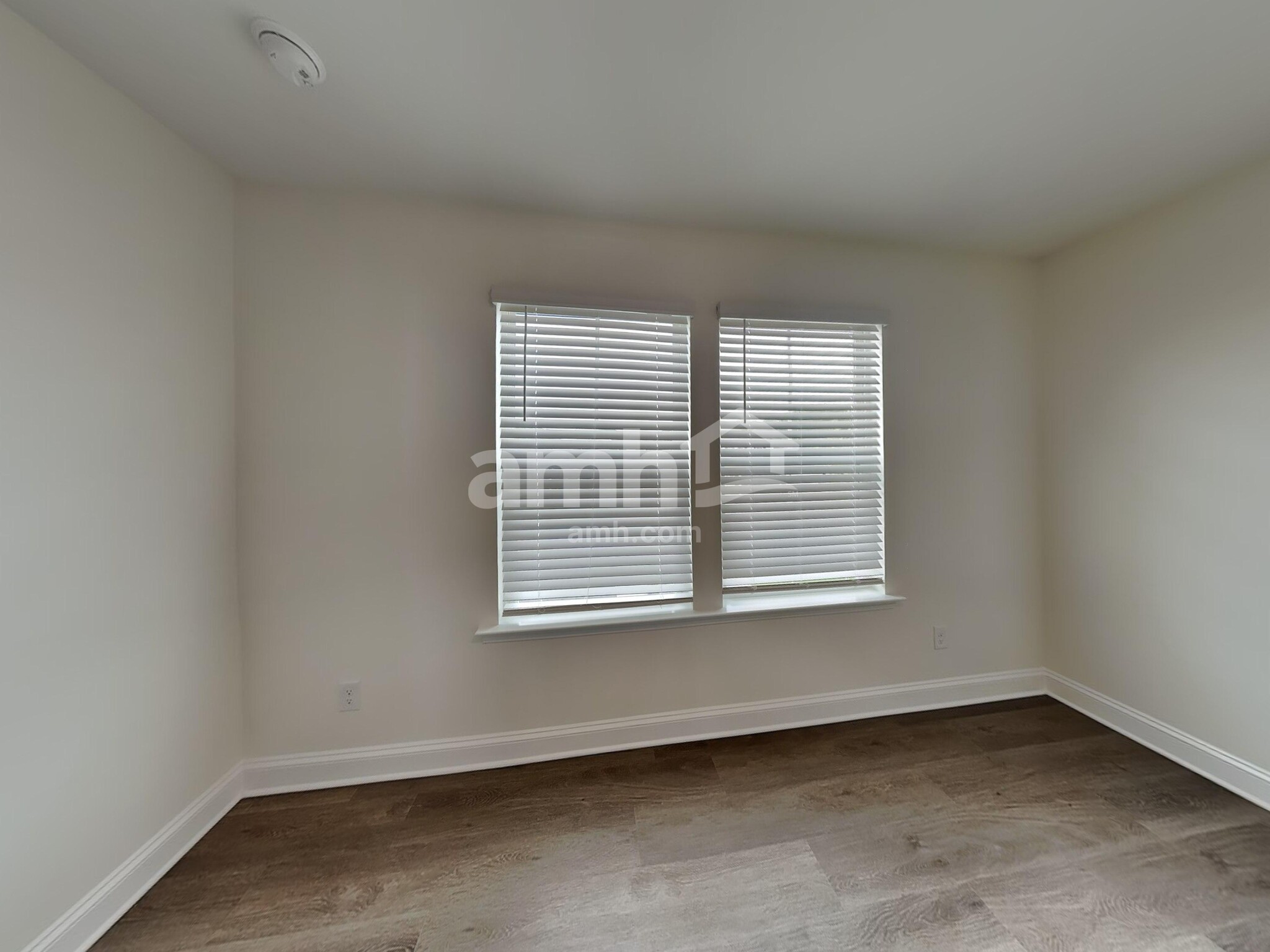 Building Photo - 3520 Lincoln Hts Ln