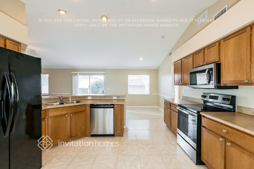 Building Photo - 2125 Golden Meadow Way