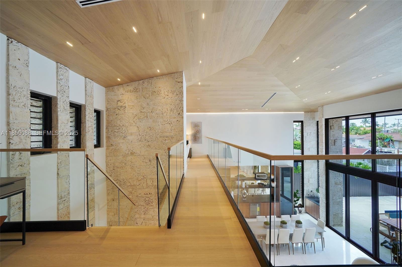 Building Photo - 3251 NE 164th St