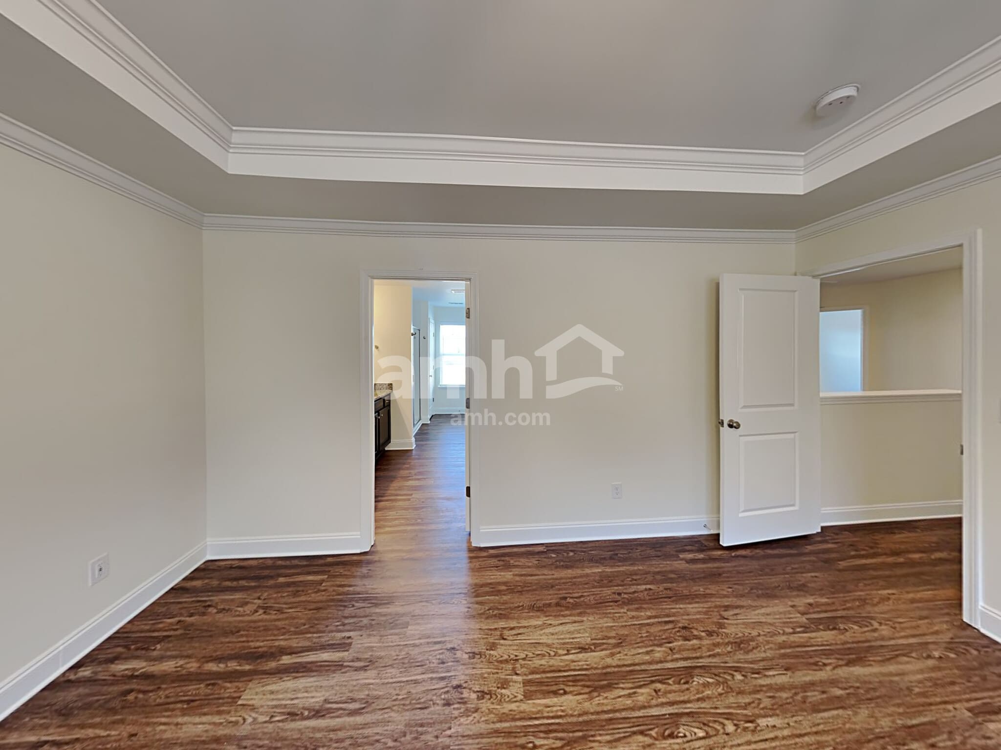 Building Photo - 2117 Overlake Cir