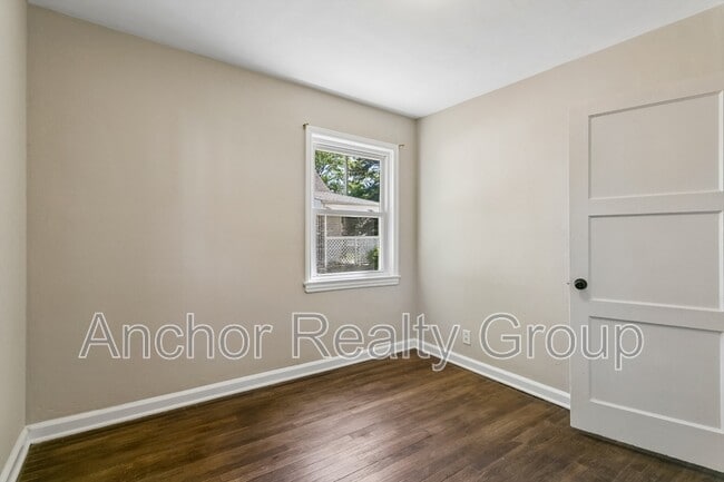 Building Photo - 7730 Ruthven Rd