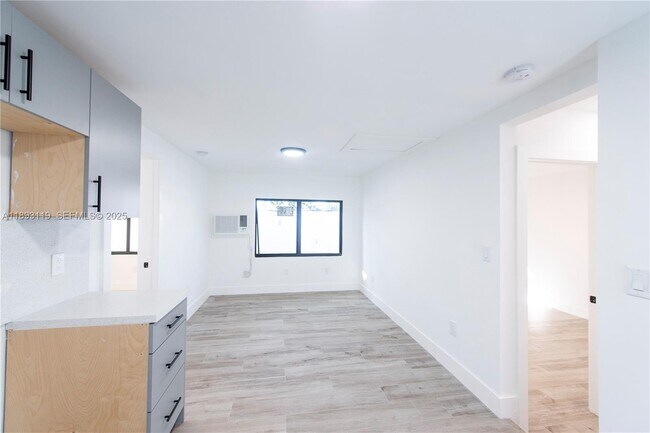 Building Photo - 764 NW 36th Ave