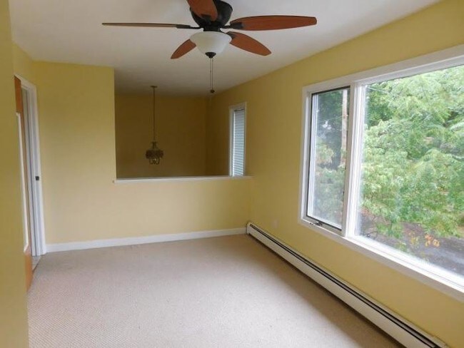 Building Photo - 3 bedroom in Cumberland RI 02864