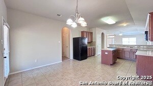 Building Photo - 614 Point Springs