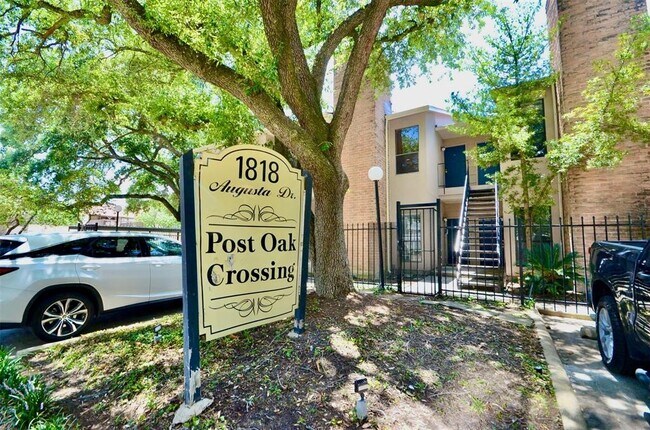 Building Photo - 1818 Augusta Dr