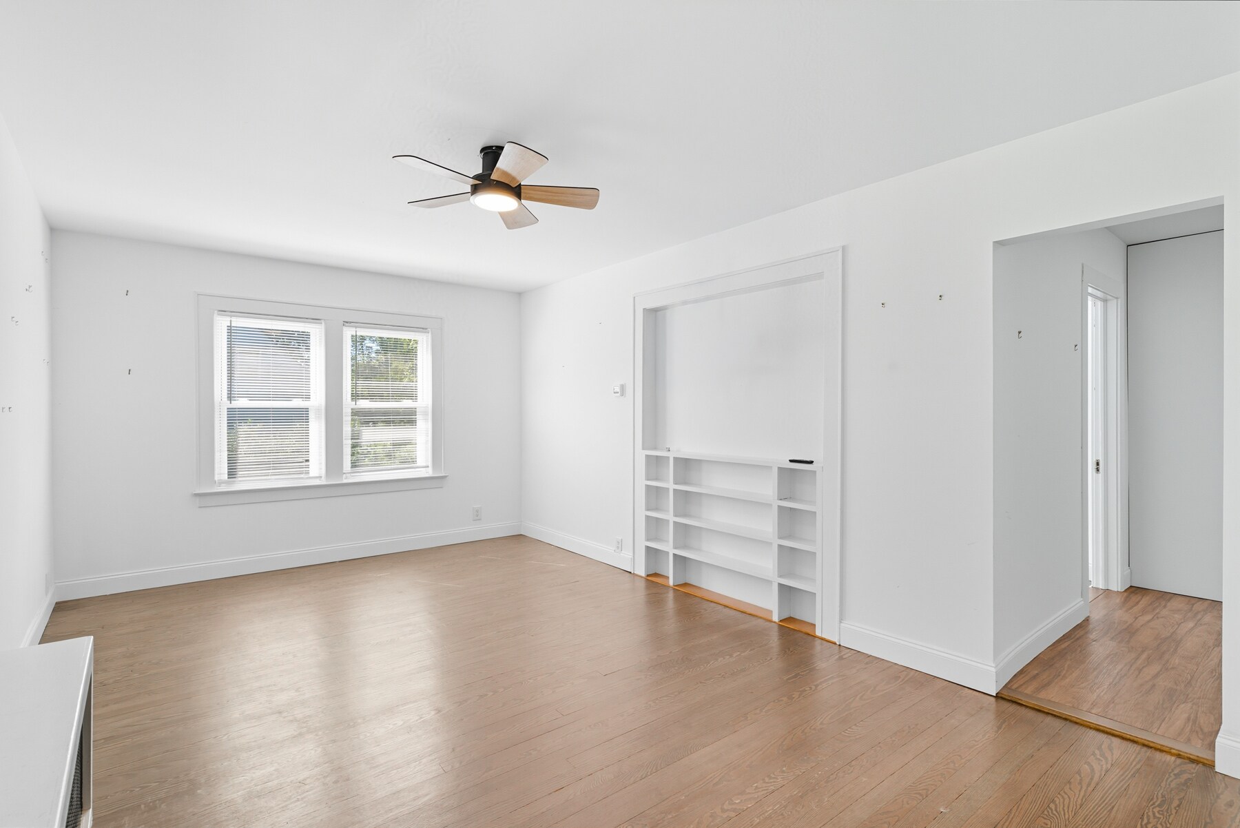 Building Photo - 115 Billian St