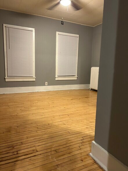 Building Photo - 729 N Broad St